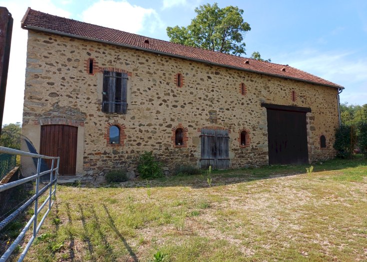 Belle grange dans le MORVAN