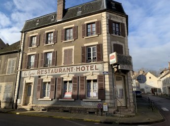 HOTEL-BAR-LA LYRE + FONDS DE COMMERCE/  CLAMECY
