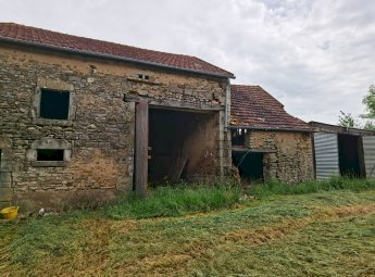 Ensemble de bâtiments/ anciens à rénover