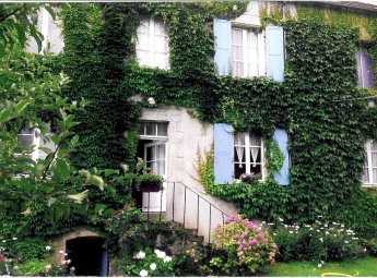 Grande maison dans village calme du Nivernais